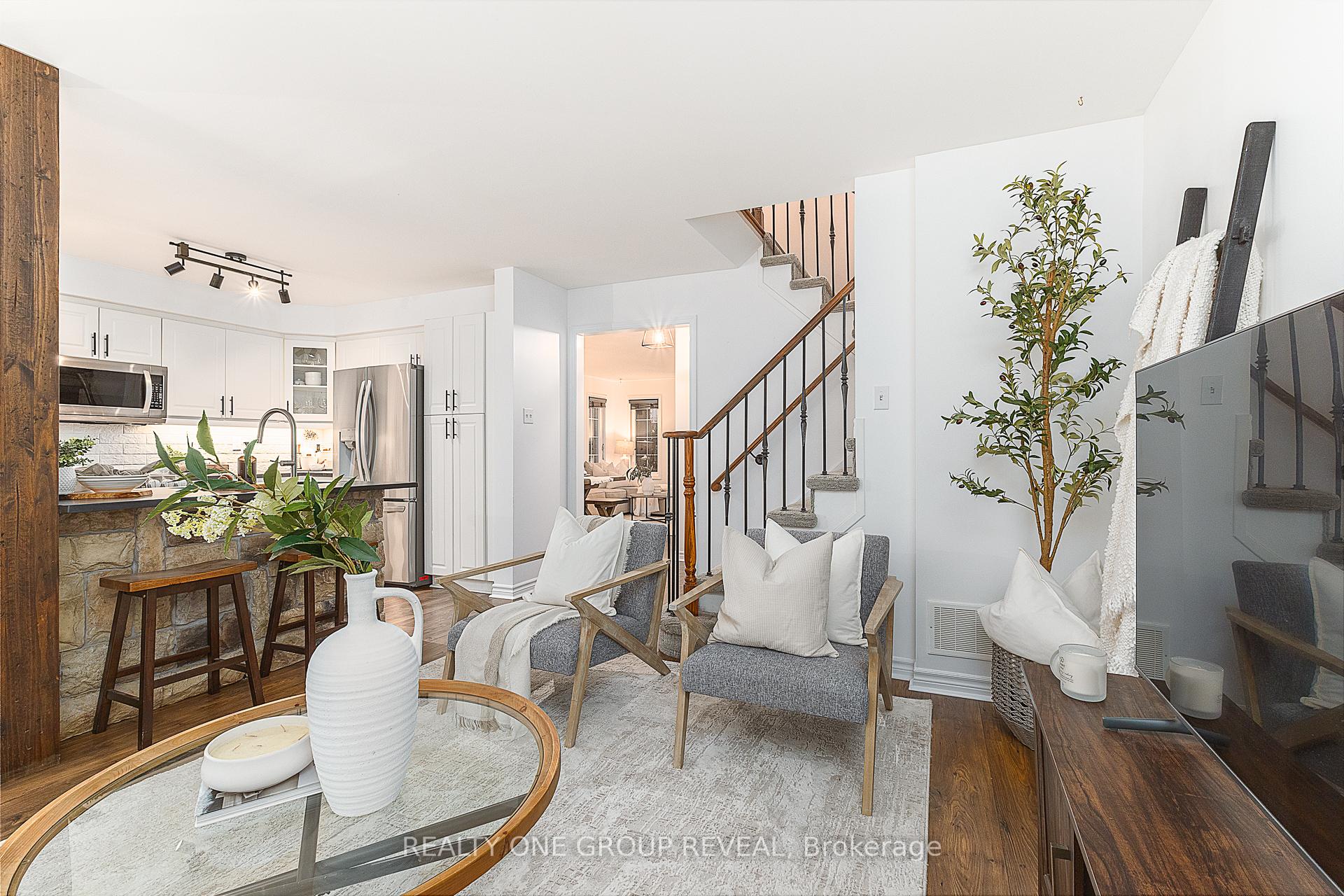 Photo 12 of 114 Argent Street, Clarington, Bowmanville — HOMEH