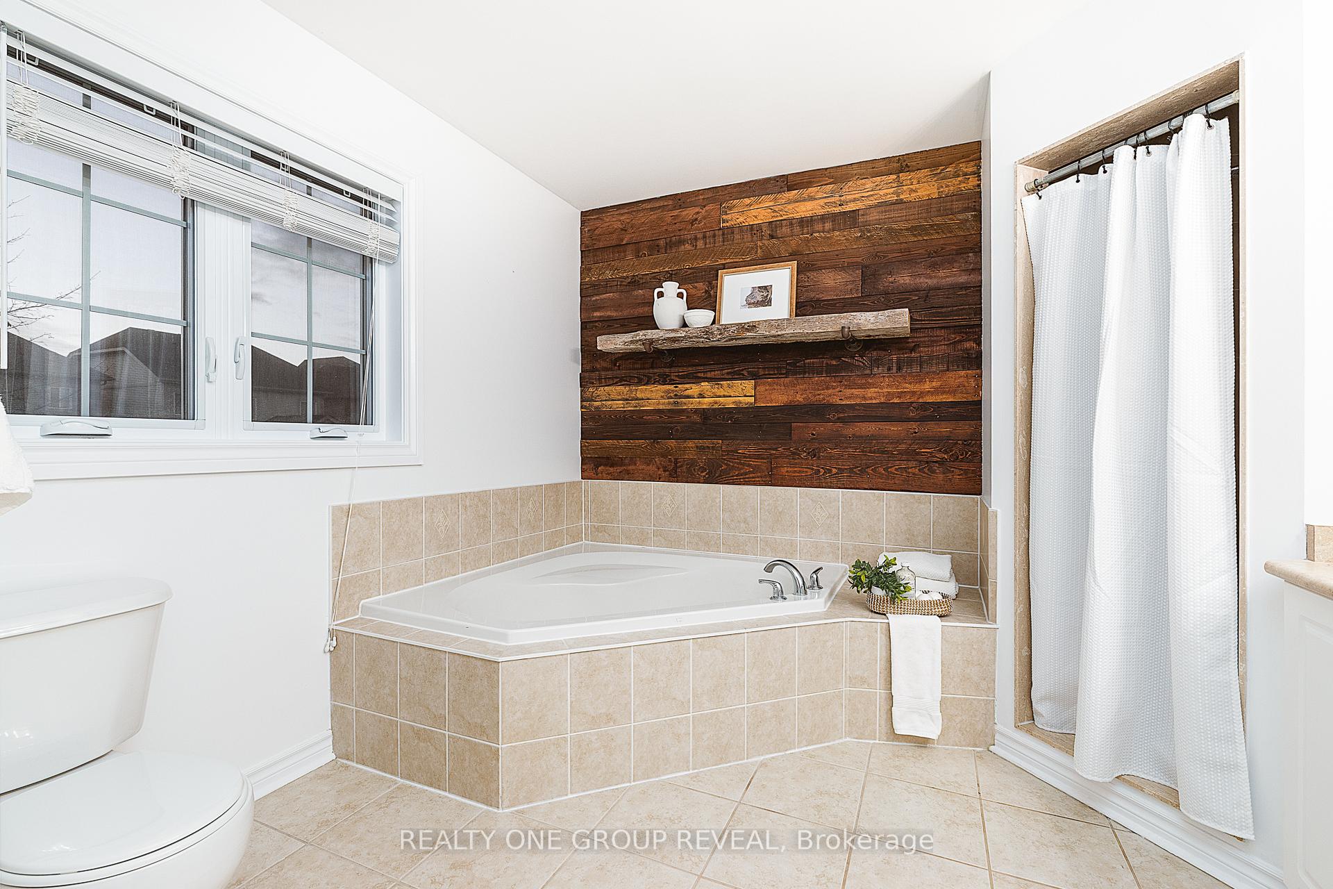 Photo 16 of 114 Argent Street, Clarington, Bowmanville — HOMEH