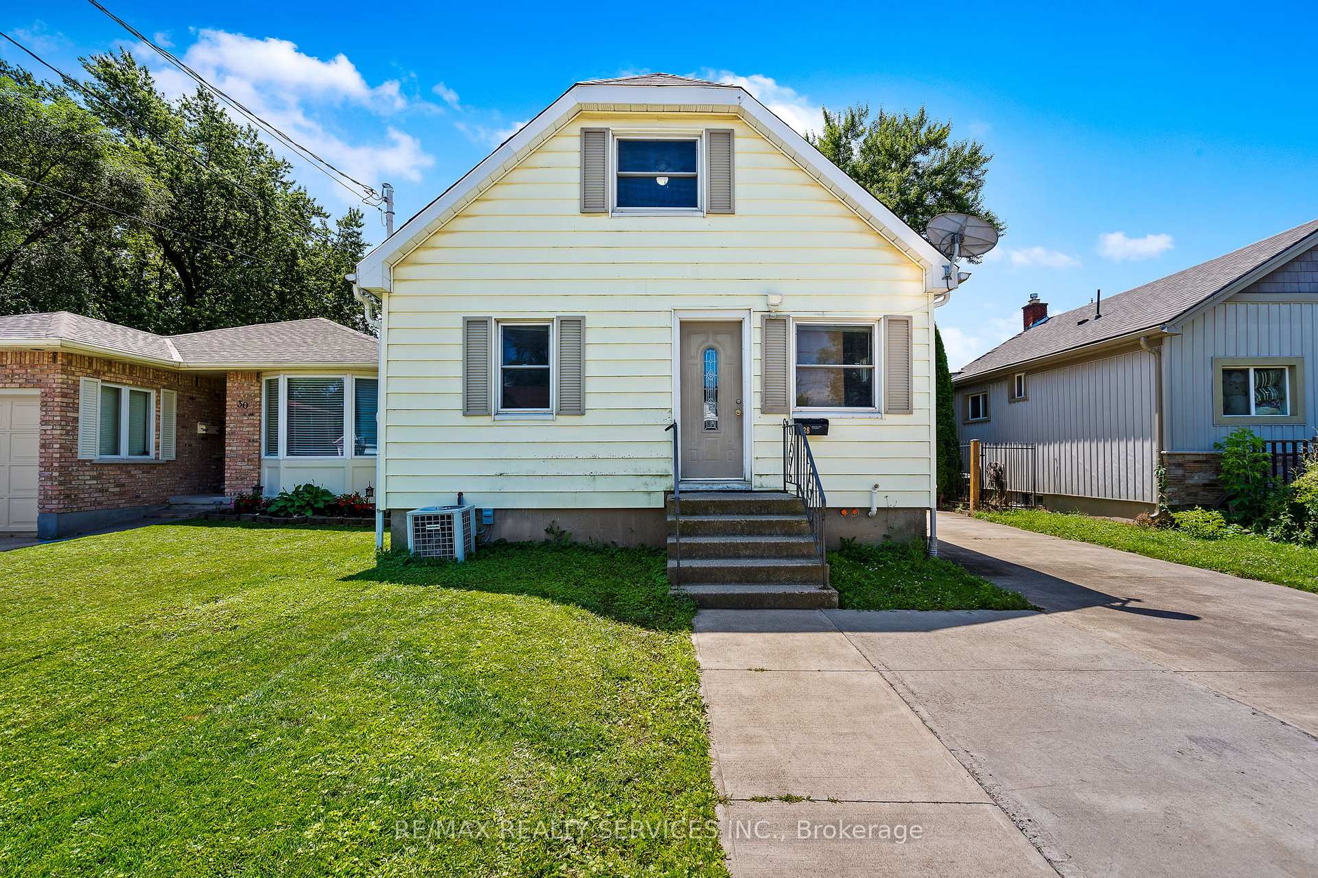 Front of 28 Alexandra Boulevard