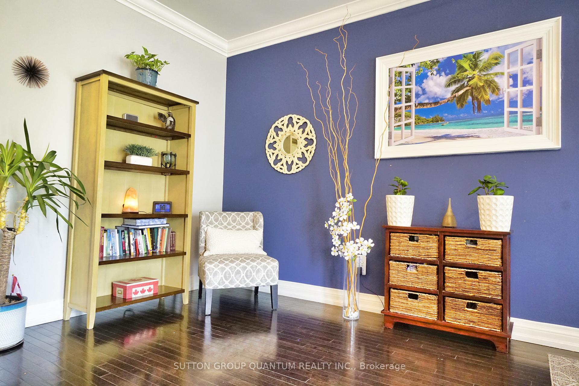 Photo 12 of 71 Versailles Crescent, Barrie, Innis-Shore — HOMEH