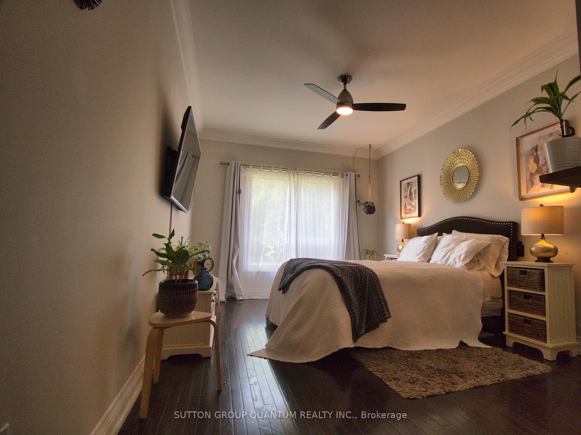 Photo 15 of 71 Versailles Crescent, Barrie, Innis-Shore — HOMEH