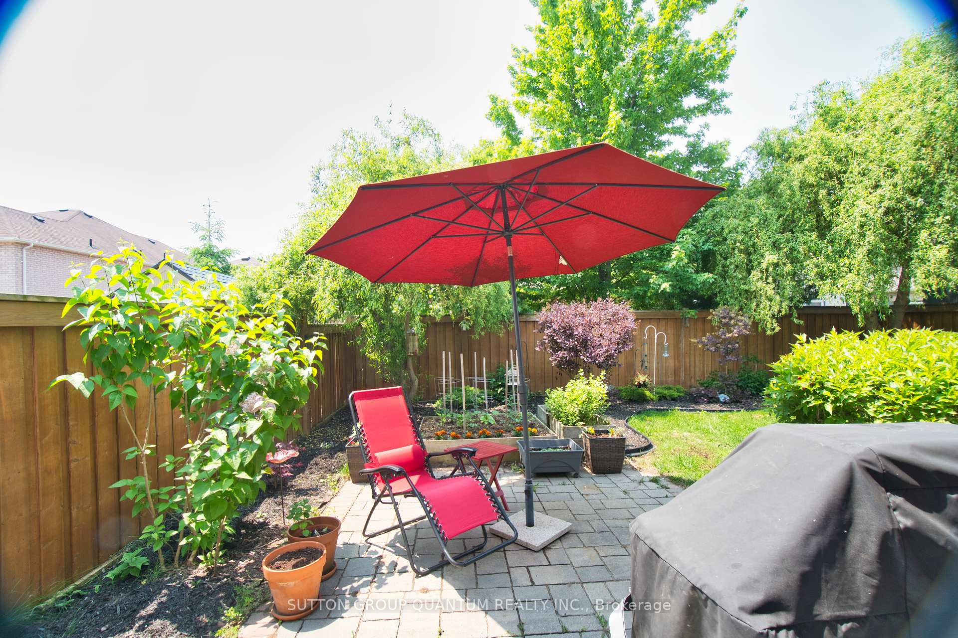 Photo 28 of 71 Versailles Crescent, Barrie, Innis-Shore — HOMEH
