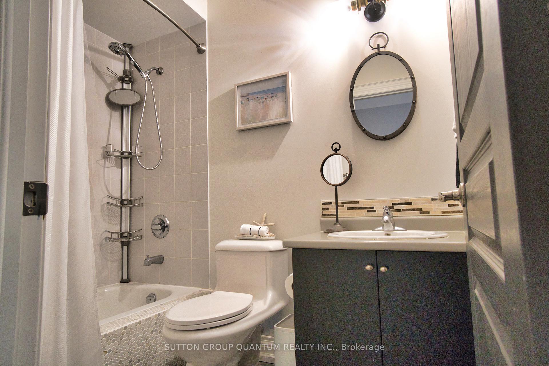 Photo 29 of 71 Versailles Crescent, Barrie, Innis-Shore — HOMEH
