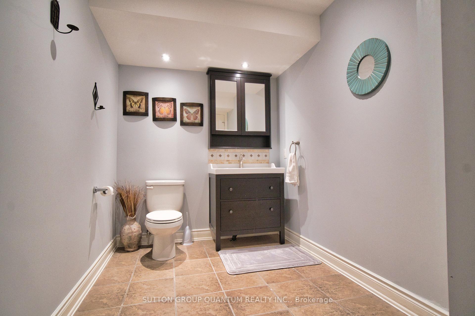 Photo 33 of 71 Versailles Crescent, Barrie, Innis-Shore — HOMEH