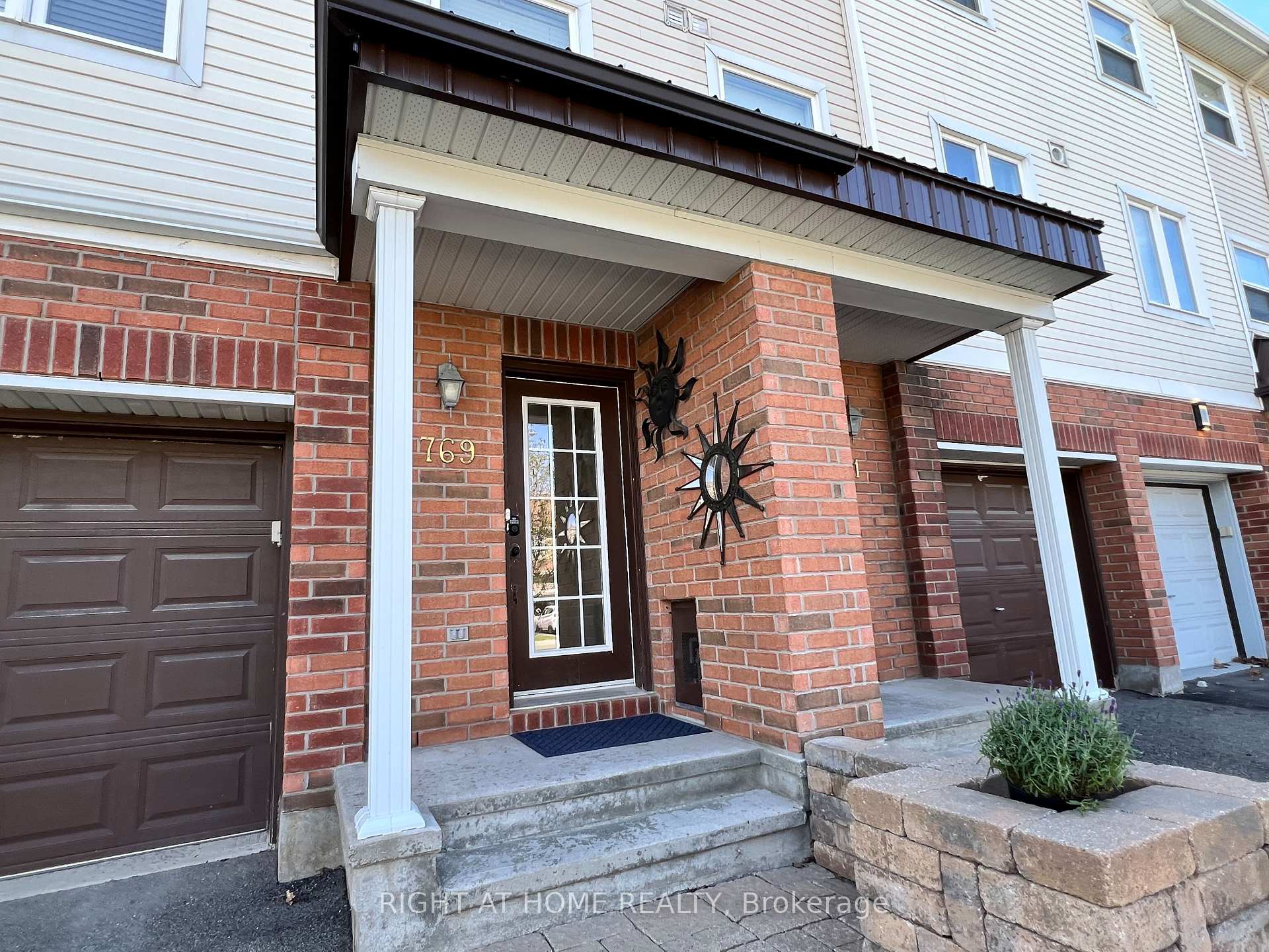 Photo 2 of 769 Cobble Hill Drive, Ottawa, Barrhaven - Cedargrove/Fraserdale — HOMEH