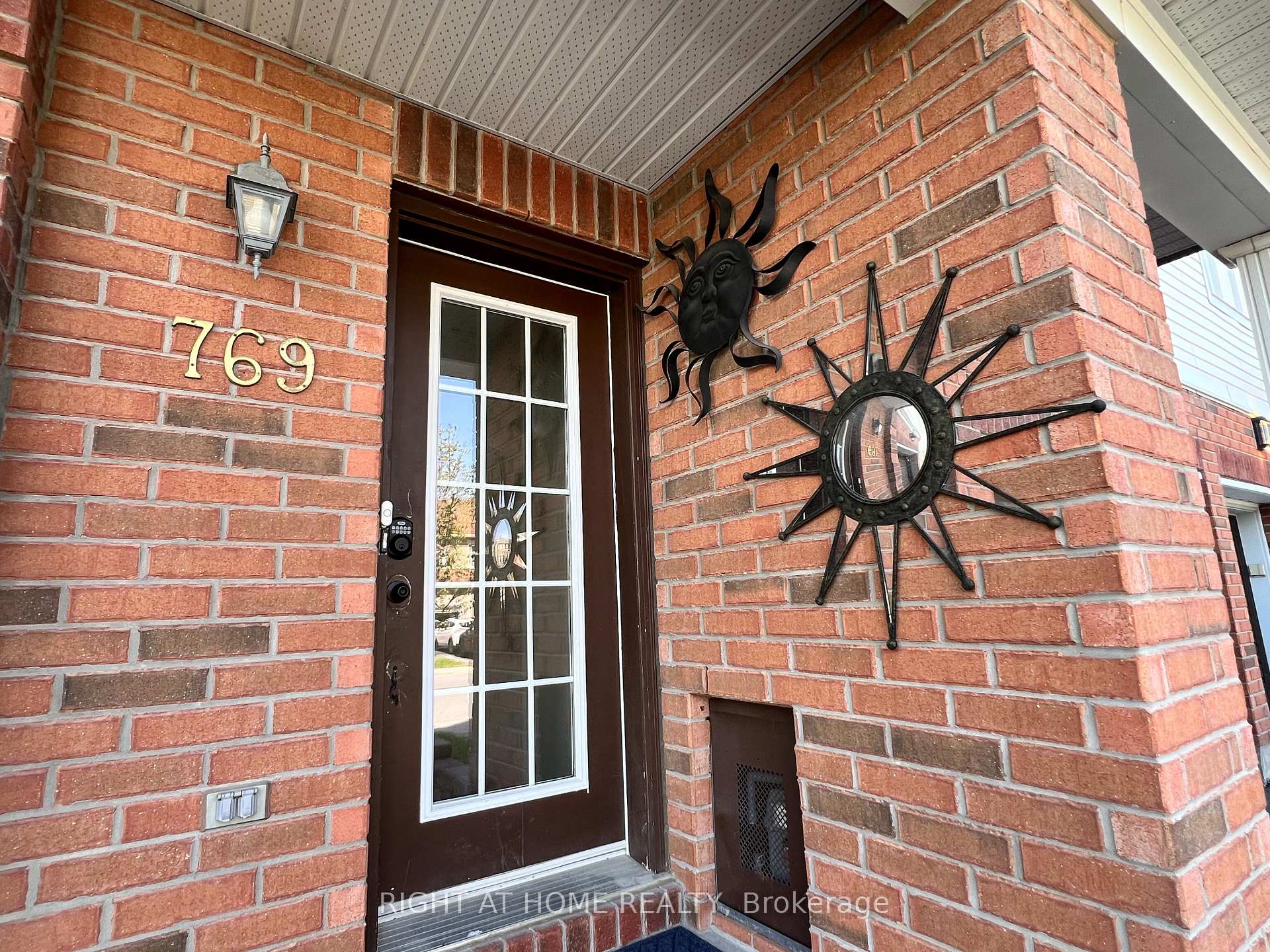 Photo 3 of 769 Cobble Hill Drive, Ottawa, Barrhaven - Cedargrove/Fraserdale — HOMEH