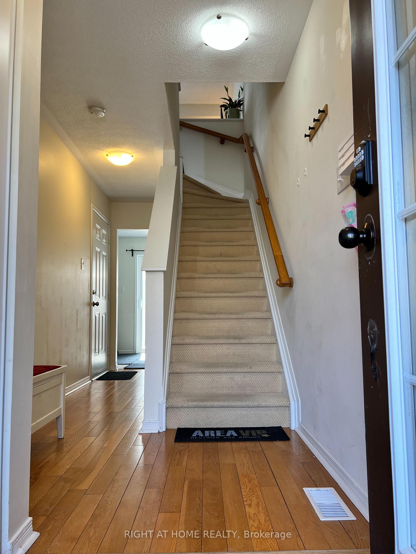 Photo 4 of 769 Cobble Hill Drive, Ottawa, Barrhaven - Cedargrove/Fraserdale — HOMEH
