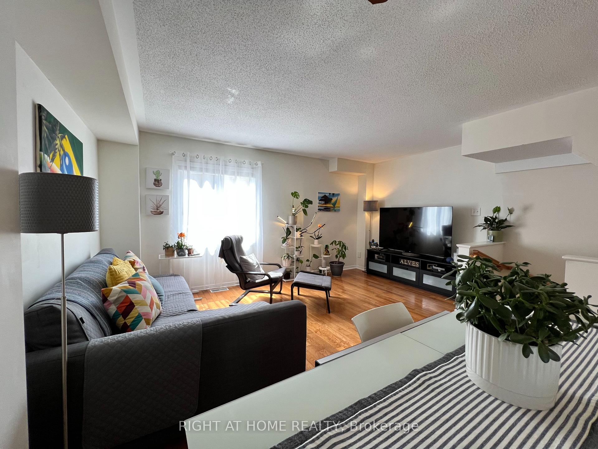 Photo 9 of 769 Cobble Hill Drive, Ottawa, Barrhaven - Cedargrove/Fraserdale — HOMEH