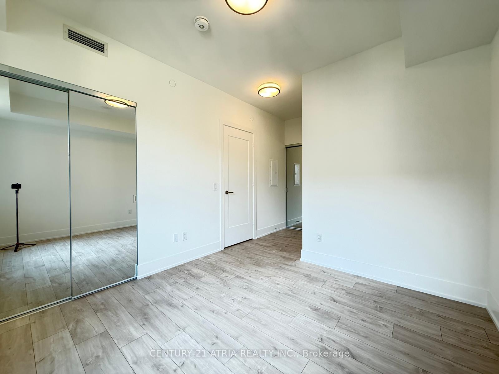 Photo 14 of Unit 324, 259 The Kingsway, Etobicoke, Edenbridge-Humber Valley — HOMEH