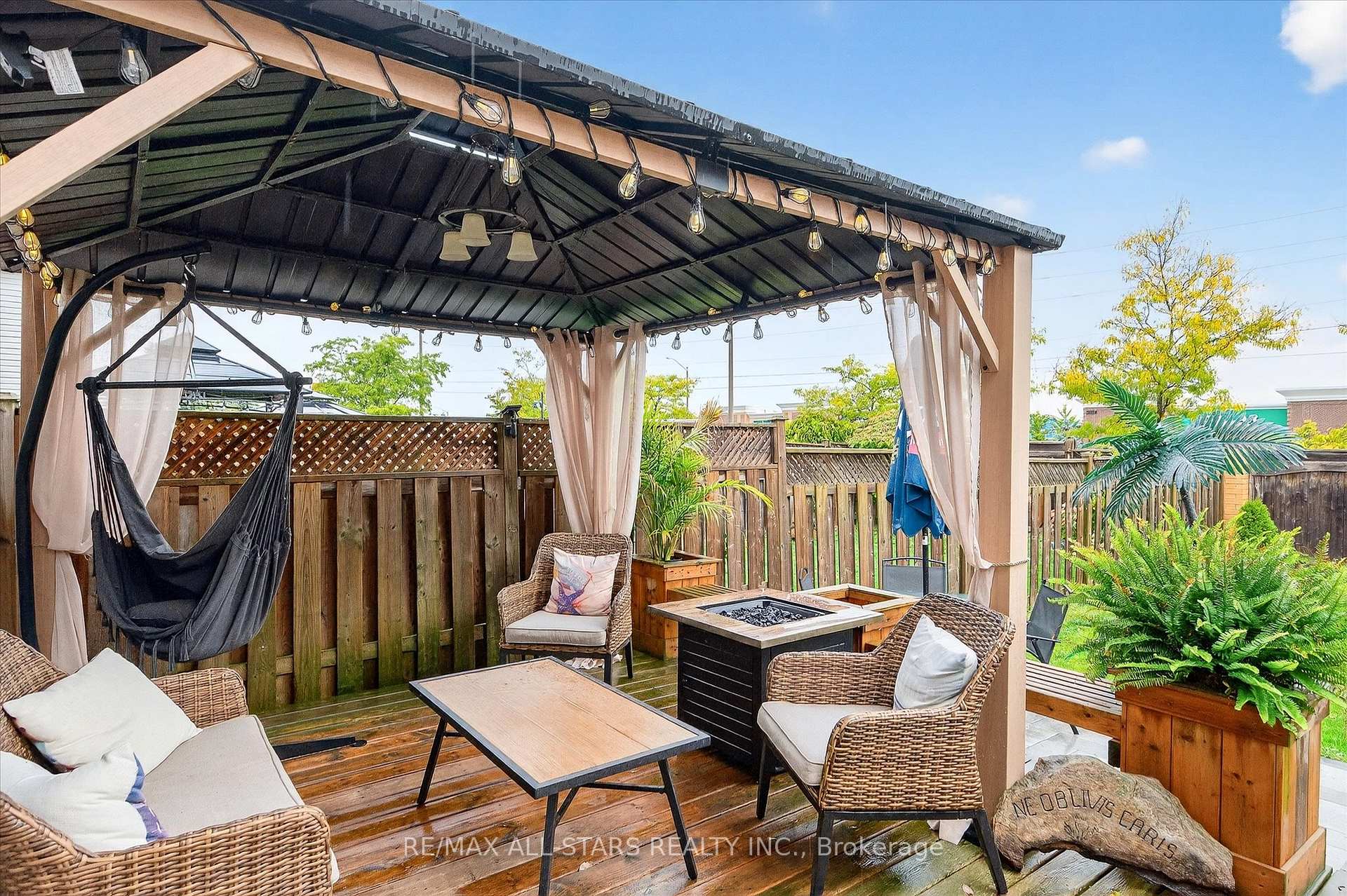 Photo 1 of 54 Ivory Court, Clarington, Bowmanville — HOMEH