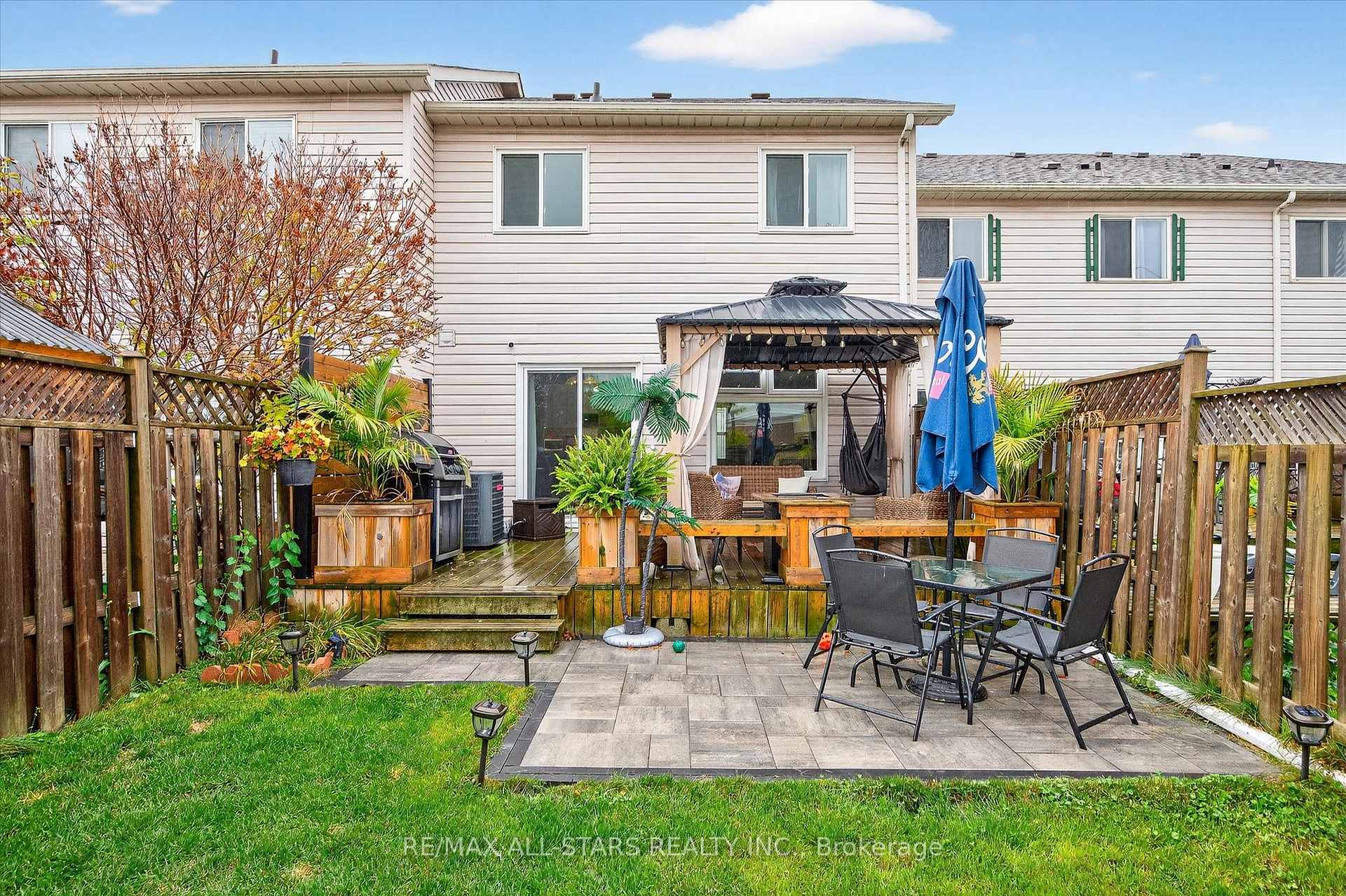Photo 3 of 54 Ivory Court, Clarington, Bowmanville — HOMEH