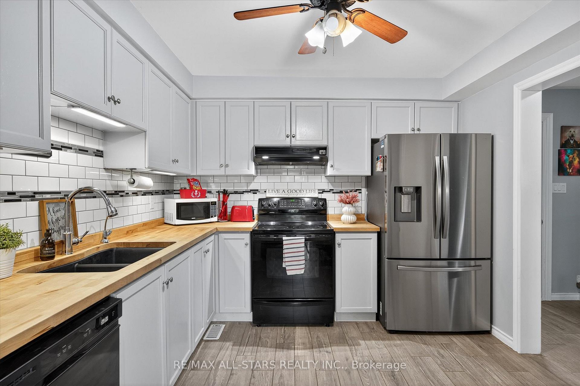 Photo 13 of 54 Ivory Court, Clarington, Bowmanville — HOMEH