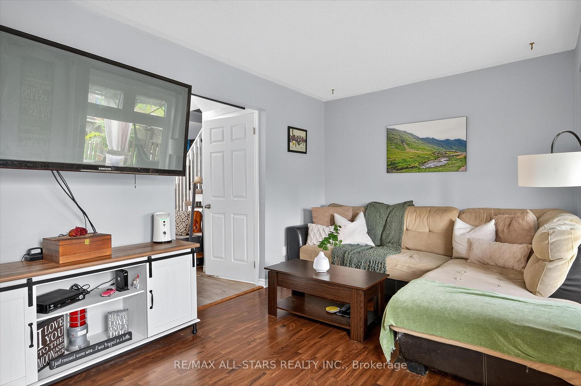 Photo 16 of 54 Ivory Court, Clarington, Bowmanville — HOMEH