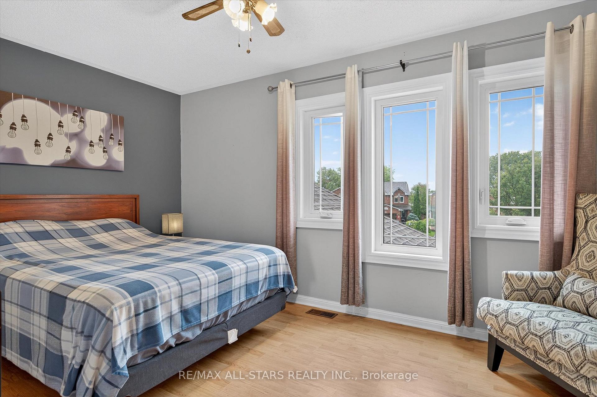 Photo 17 of 54 Ivory Court, Clarington, Bowmanville — HOMEH