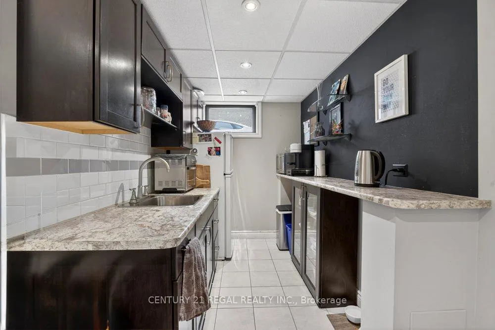 Photo 10 of 24 Roosevelt Avenue, Ajax, South East — HOMEH