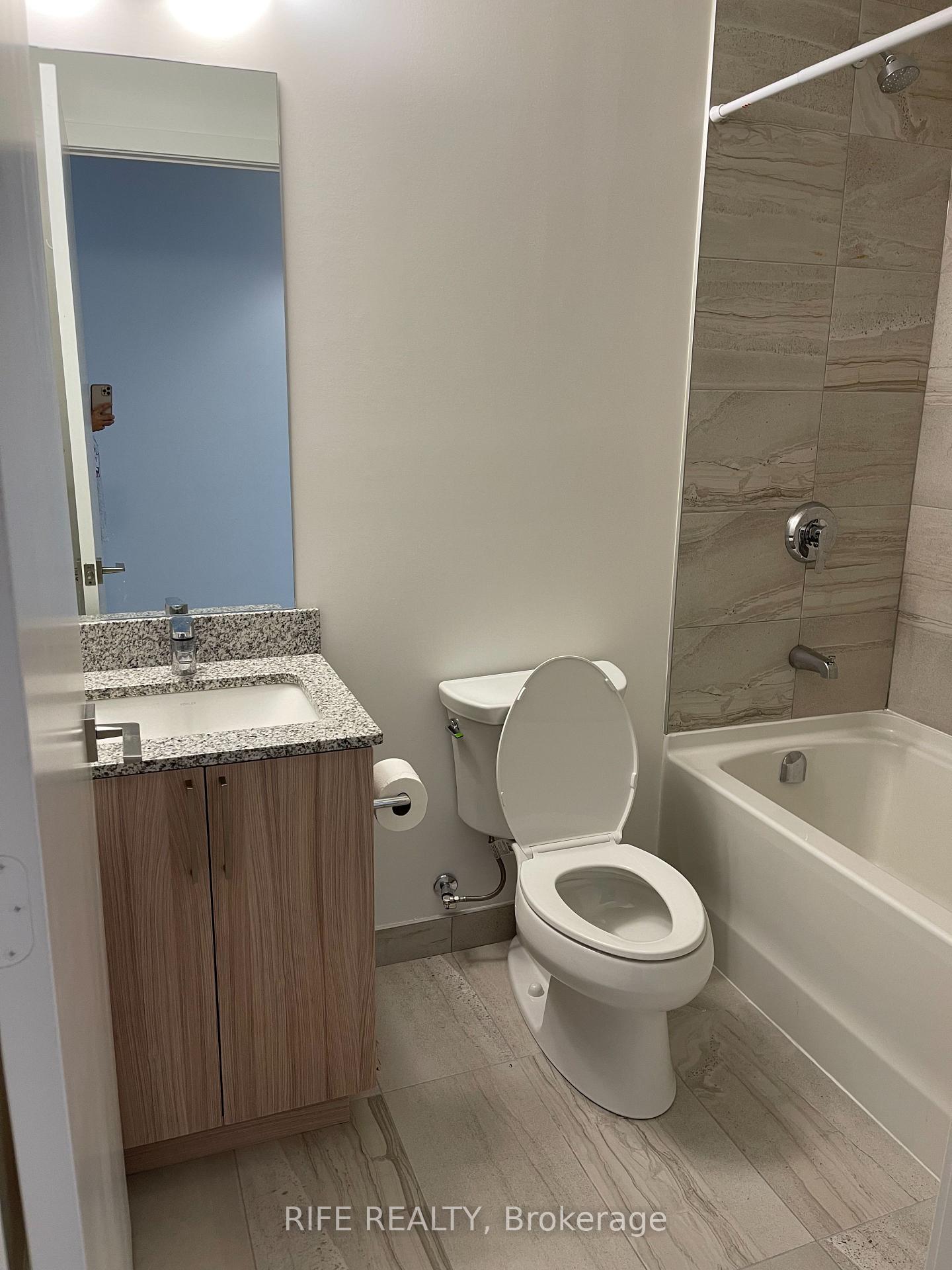 Photo 7 of Unit 335W, 268 Buchanan Drive, Markham, Unionville — HOMEH