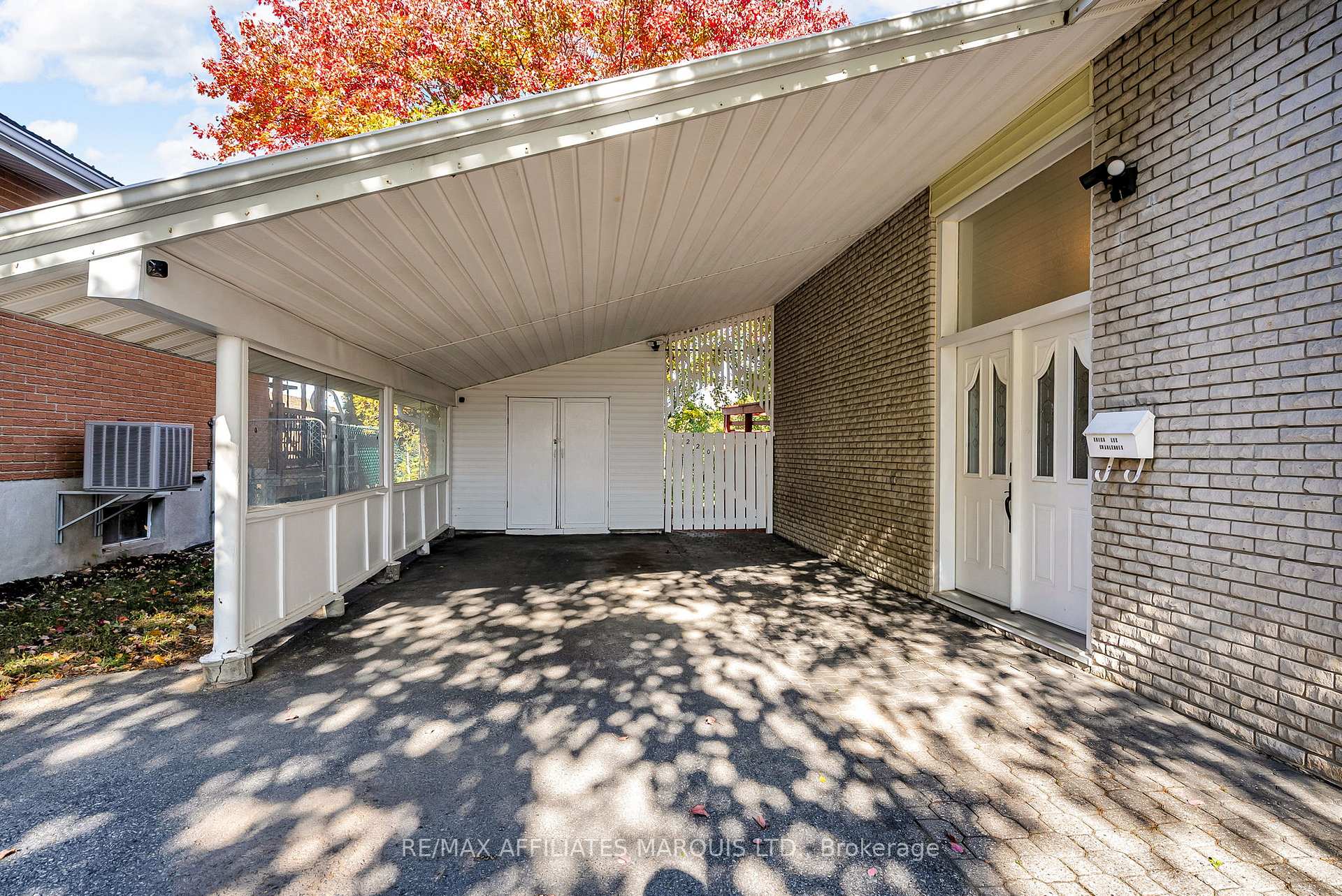 Photo 4 of 220 Fifteenth Street W, Cornwall — HOMEH