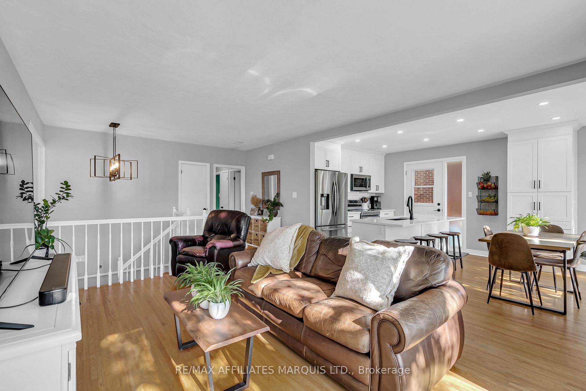 Photo 8 of 220 Fifteenth Street W, Cornwall — HOMEH