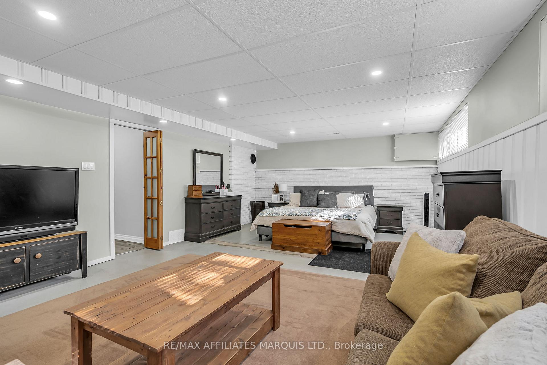 Photo 26 of 220 Fifteenth Street W, Cornwall — HOMEH