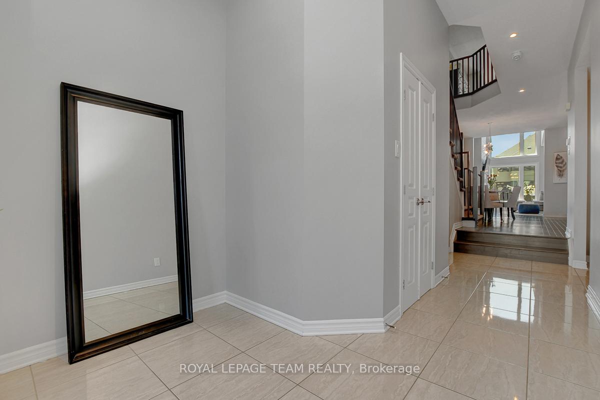Photo 3 of 510 Stargazer Crescent, Ottawa, Riverside South/Gloucester Glen — HOMEH