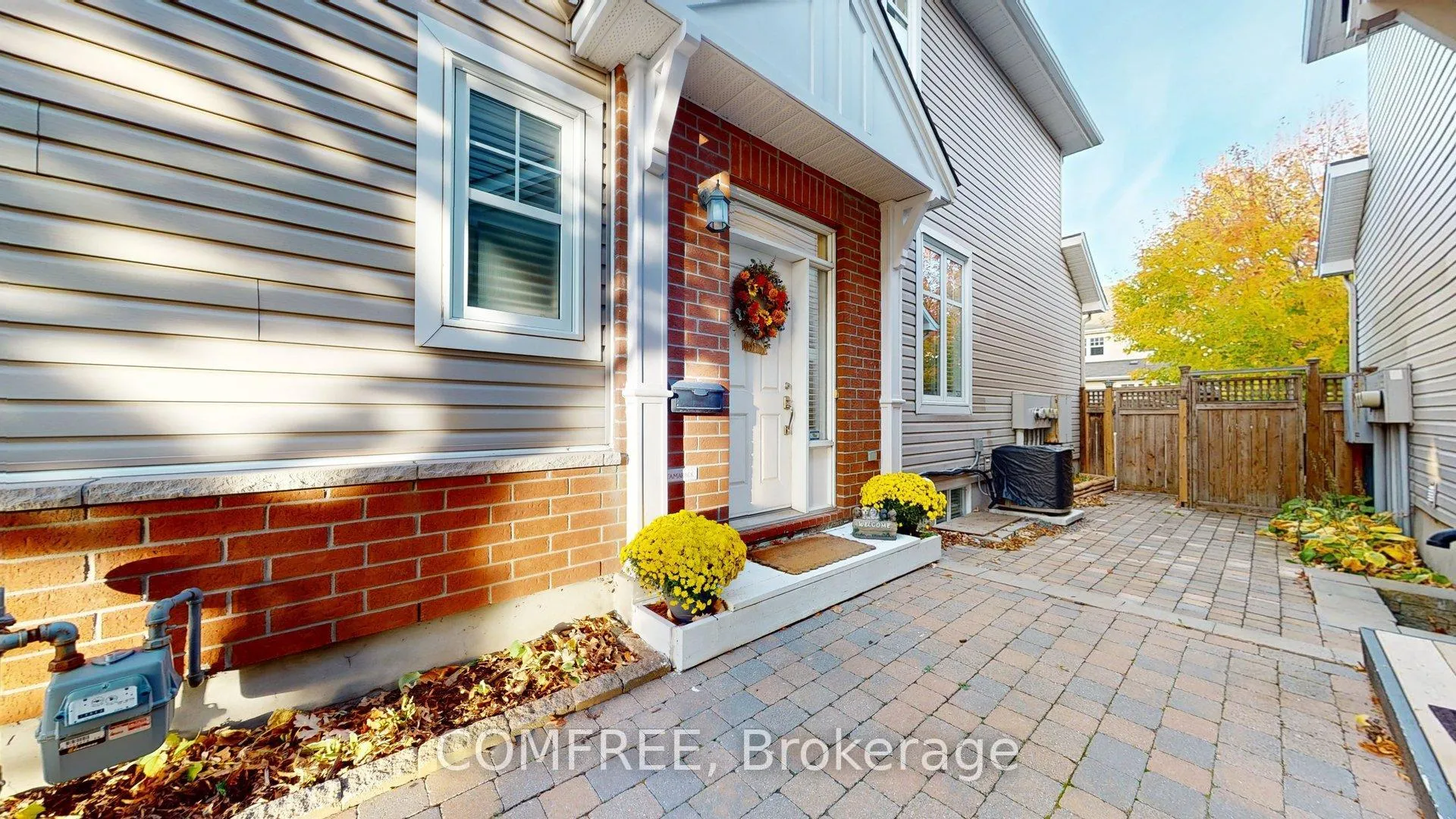 Photo 2 of 29D Cresthaven Drive, Ottawa, Barrhaven East — HOMEH