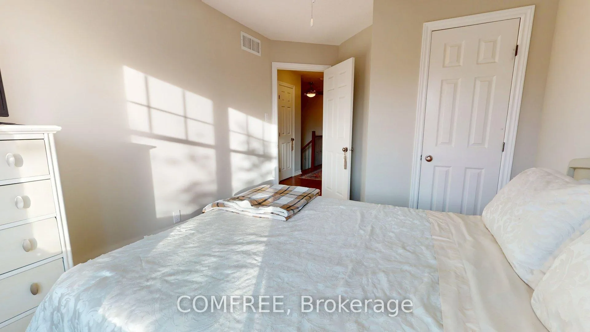Photo 17 of 29D Cresthaven Drive, Ottawa, Barrhaven East — HOMEH