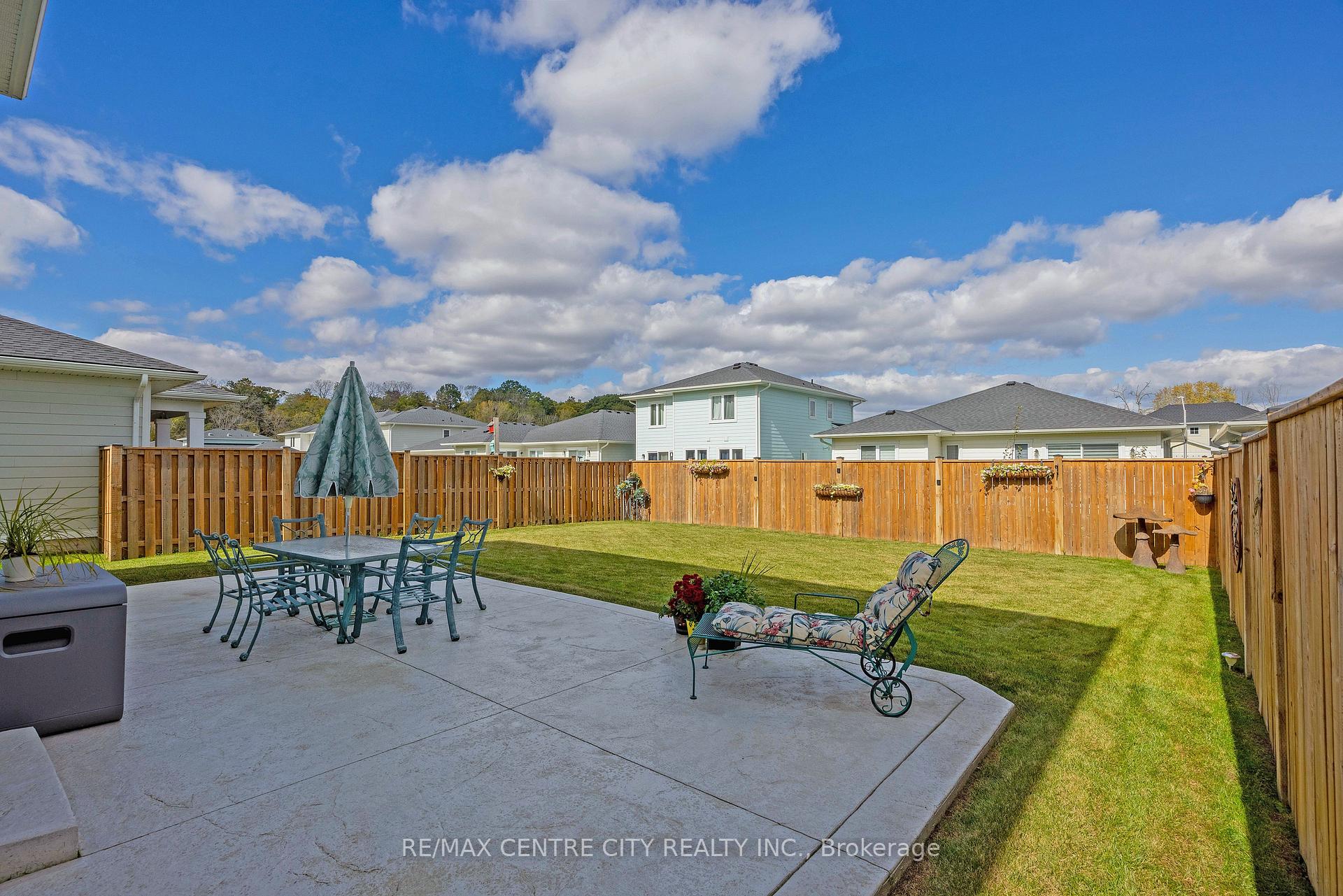 Photo 2 of 429 George Street, Central Elgin, Rural Central Elgin — HOMEH