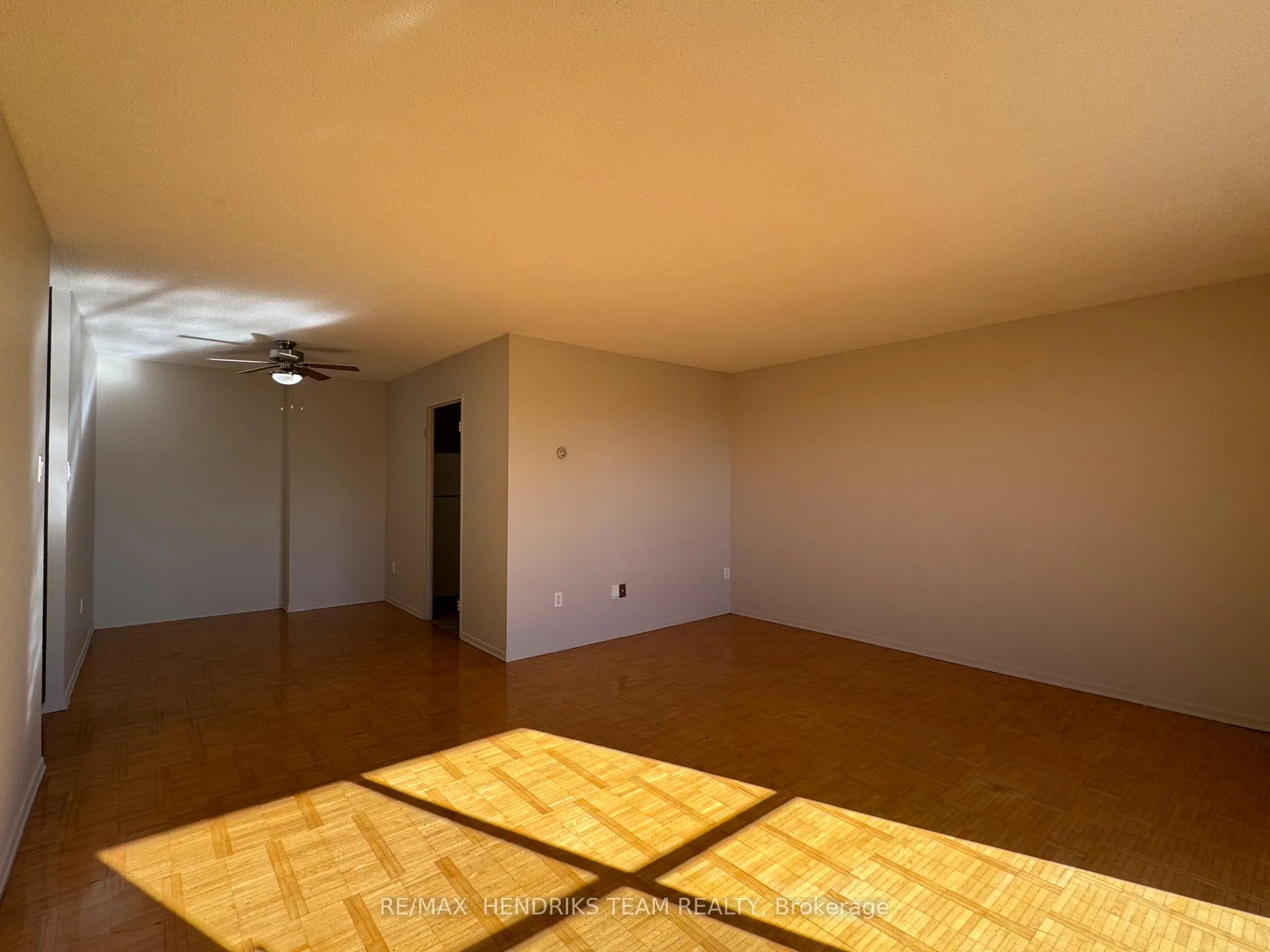 Photo 7 of Unit 802, 64 Windward Street, St. Catharines, Carlton/Bunting — HOMEH