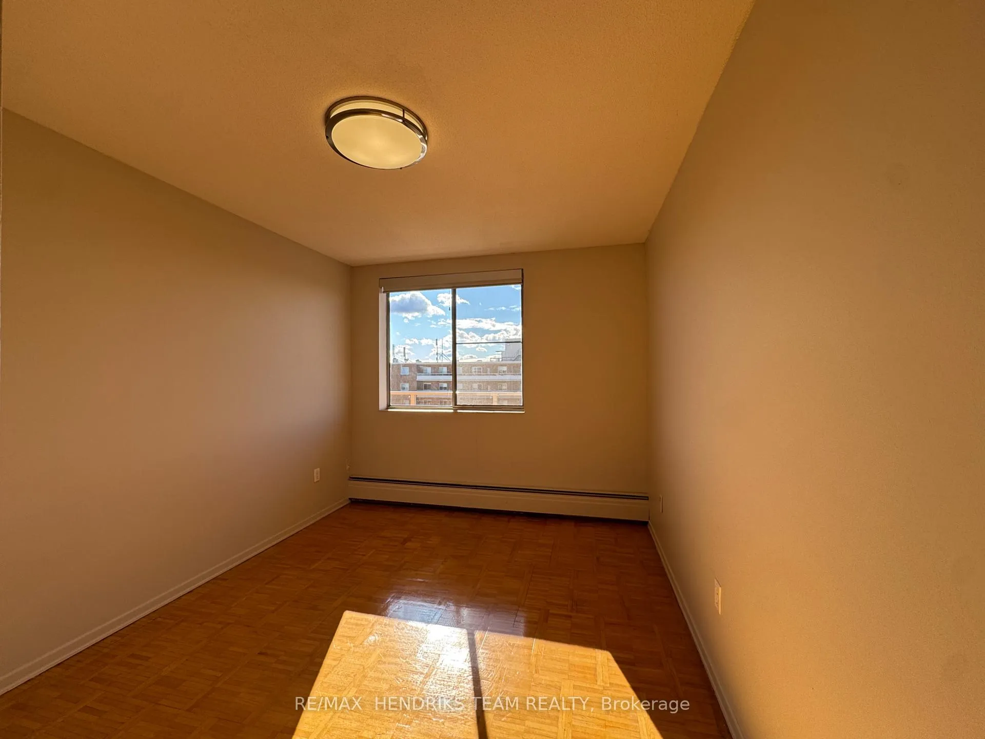 Photo 9 of Unit 802, 64 Windward Street, St. Catharines, Carlton/Bunting — HOMEH