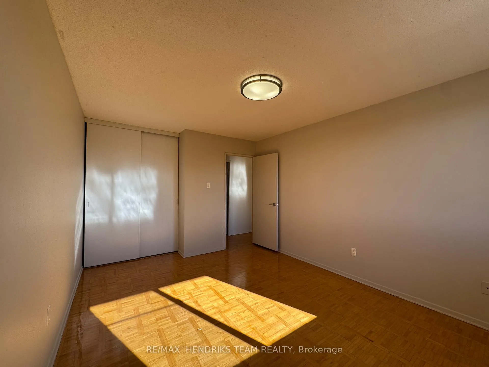 Photo 12 of Unit 802, 64 Windward Street, St. Catharines, Carlton/Bunting — HOMEH