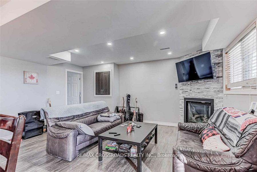 Photo 4 of Unit Lower, 15 Niddery Street, Clarington, Courtice — HOMEH