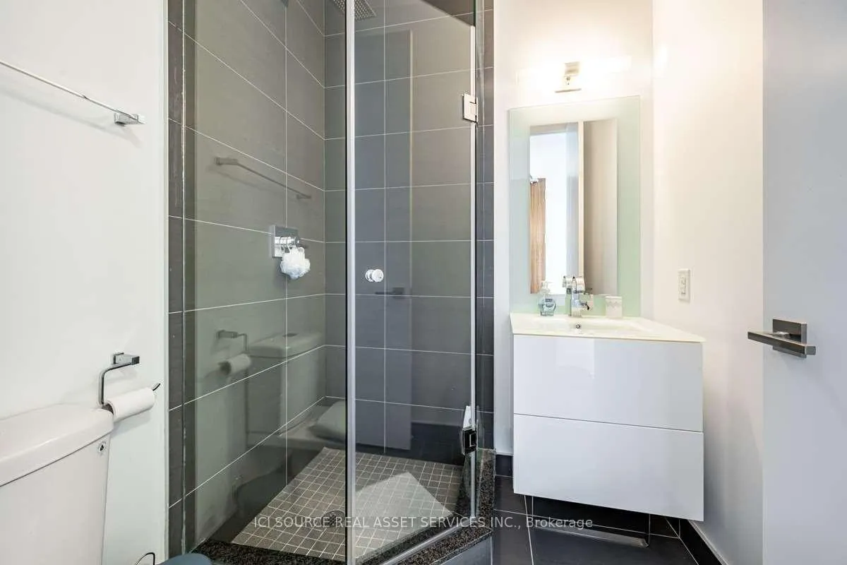 Photo 4 of Unit 1608, 111 St Clair Avenue W, Toronto, Yonge-St. Clair — HOMEH