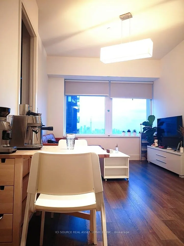 Photo 6 of Unit 1608, 111 St Clair Avenue W, Toronto, Yonge-St. Clair — HOMEH