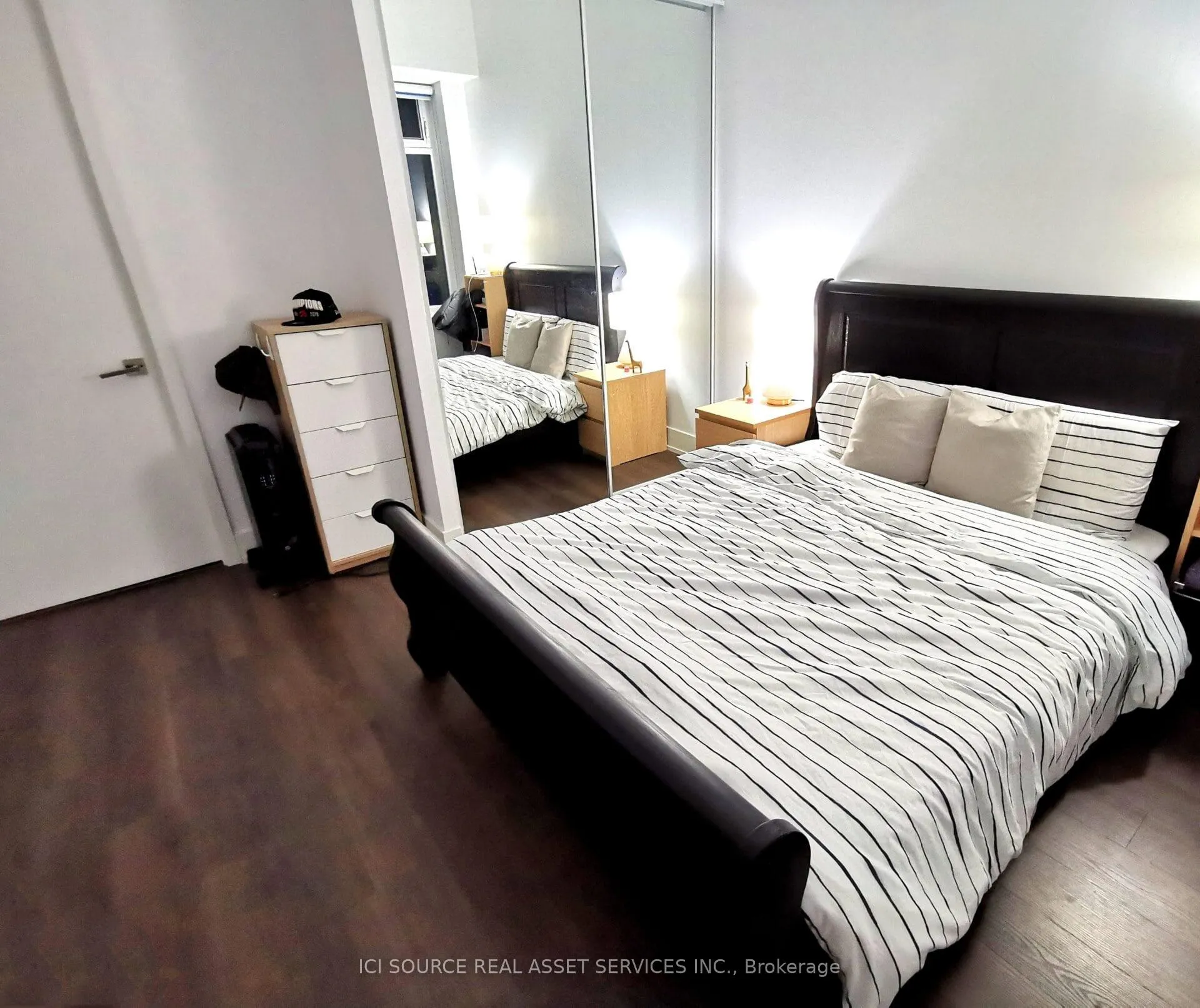 Photo 7 of Unit 1608, 111 St Clair Avenue W, Toronto, Yonge-St. Clair — HOMEH
