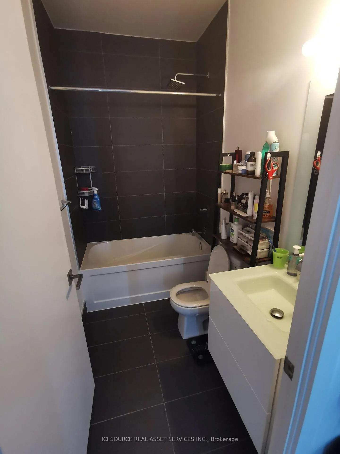 Photo 8 of Unit 1608, 111 St Clair Avenue W, Toronto, Yonge-St. Clair — HOMEH