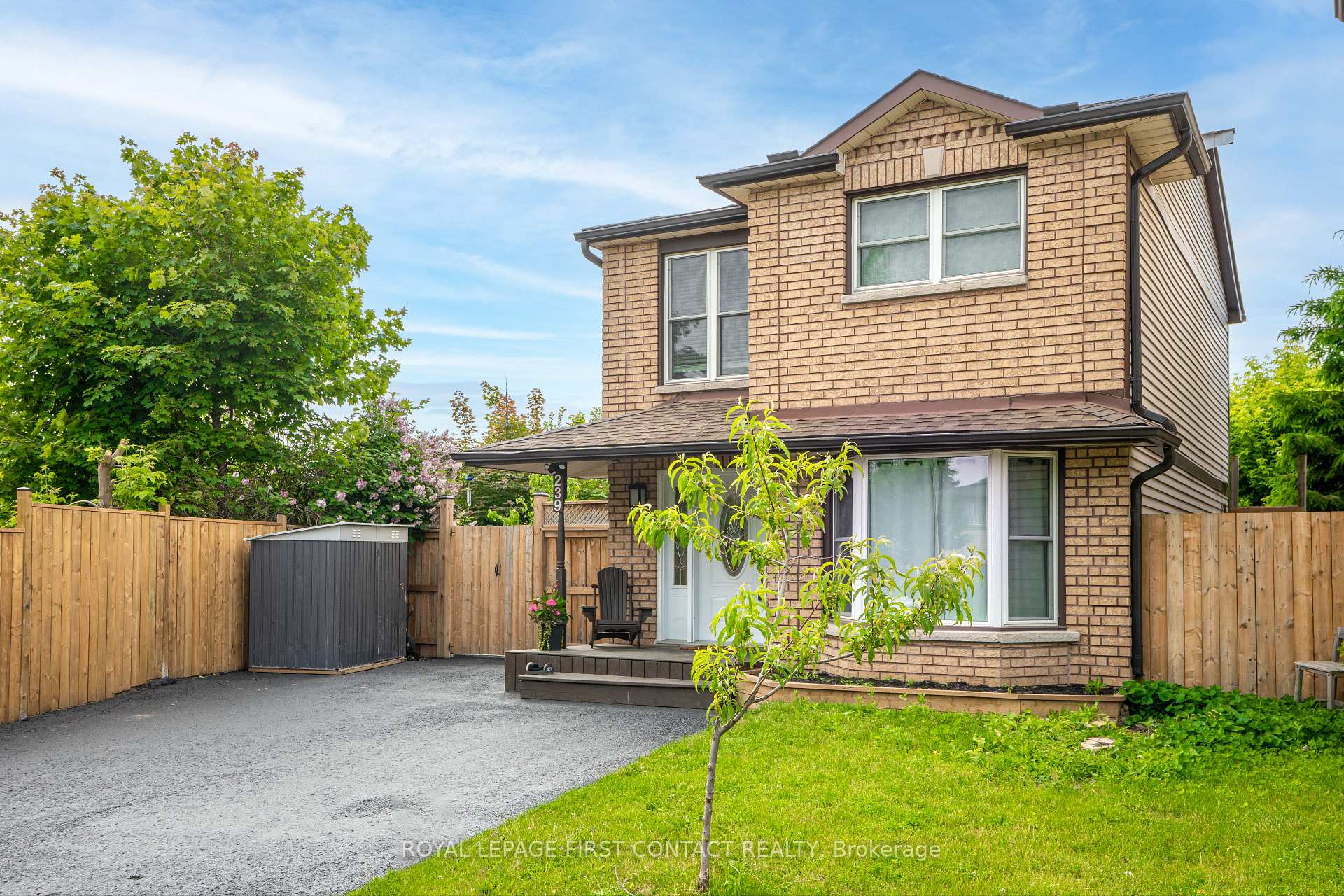 Photo 2 of 239 Browning Trail, Barrie, Letitia Heights — HOMEH
