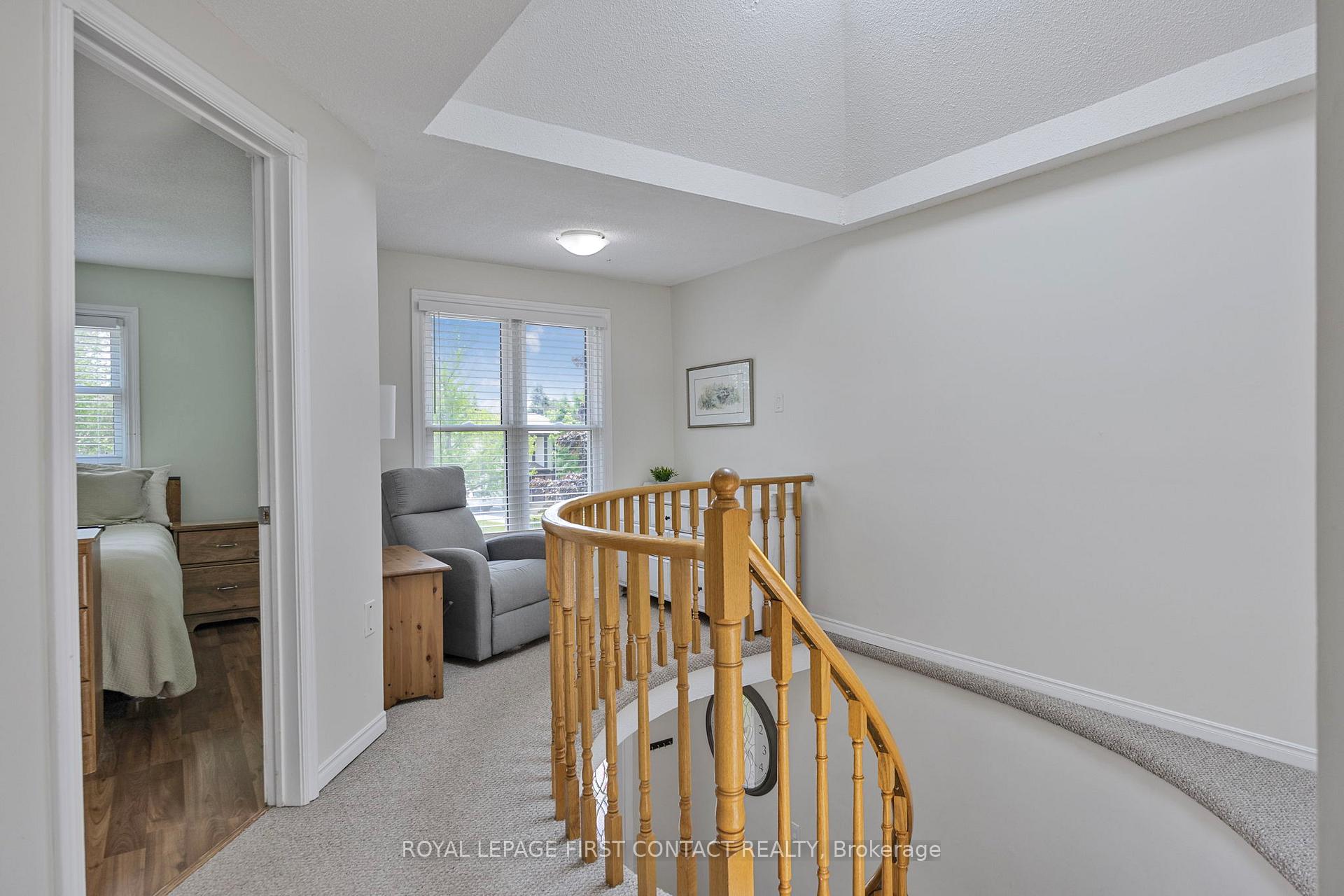 Photo 9 of 239 Browning Trail, Barrie, Letitia Heights — HOMEH