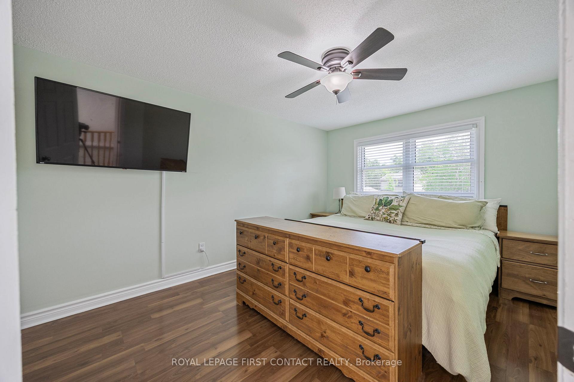 Photo 10 of 239 Browning Trail, Barrie, Letitia Heights — HOMEH