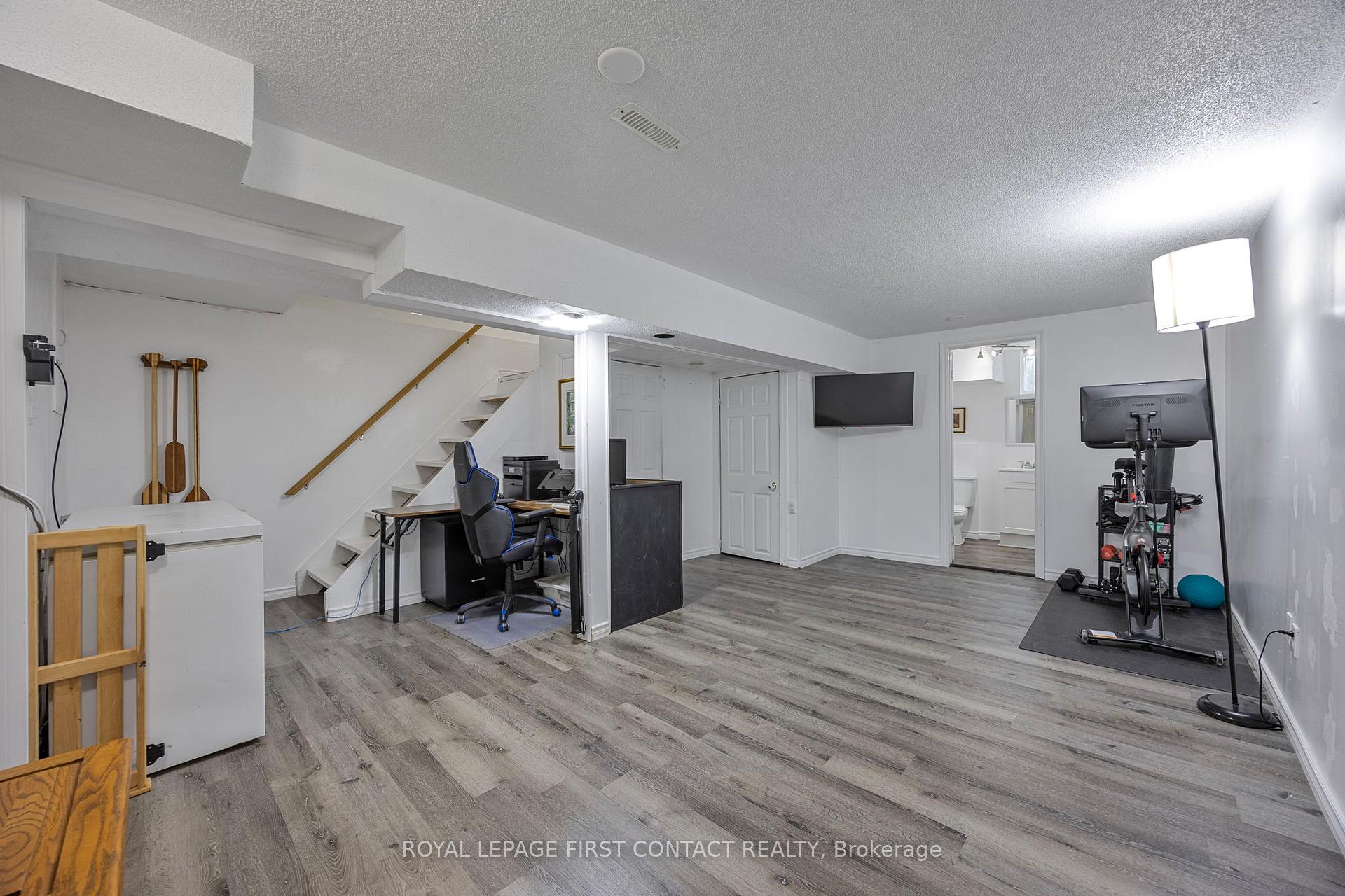 Photo 13 of 239 Browning Trail, Barrie, Letitia Heights — HOMEH