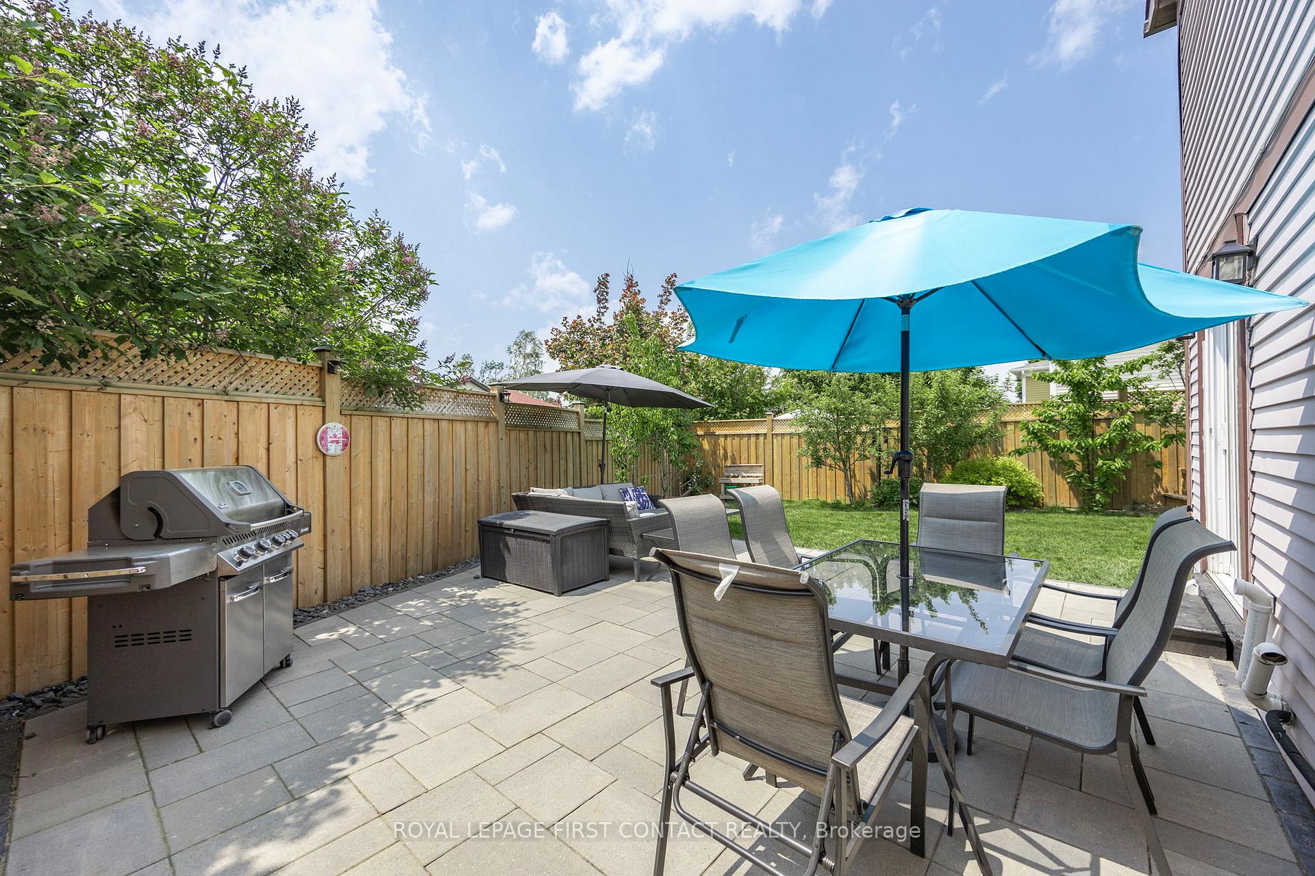 Photo 17 of 239 Browning Trail, Barrie, Letitia Heights — HOMEH