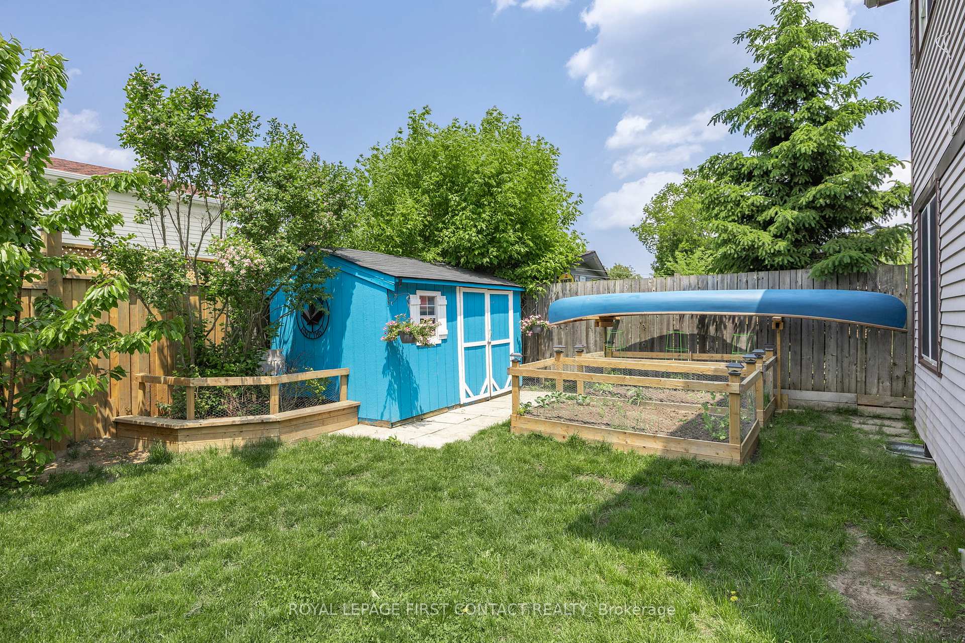 Photo 20 of 239 Browning Trail, Barrie, Letitia Heights — HOMEH
