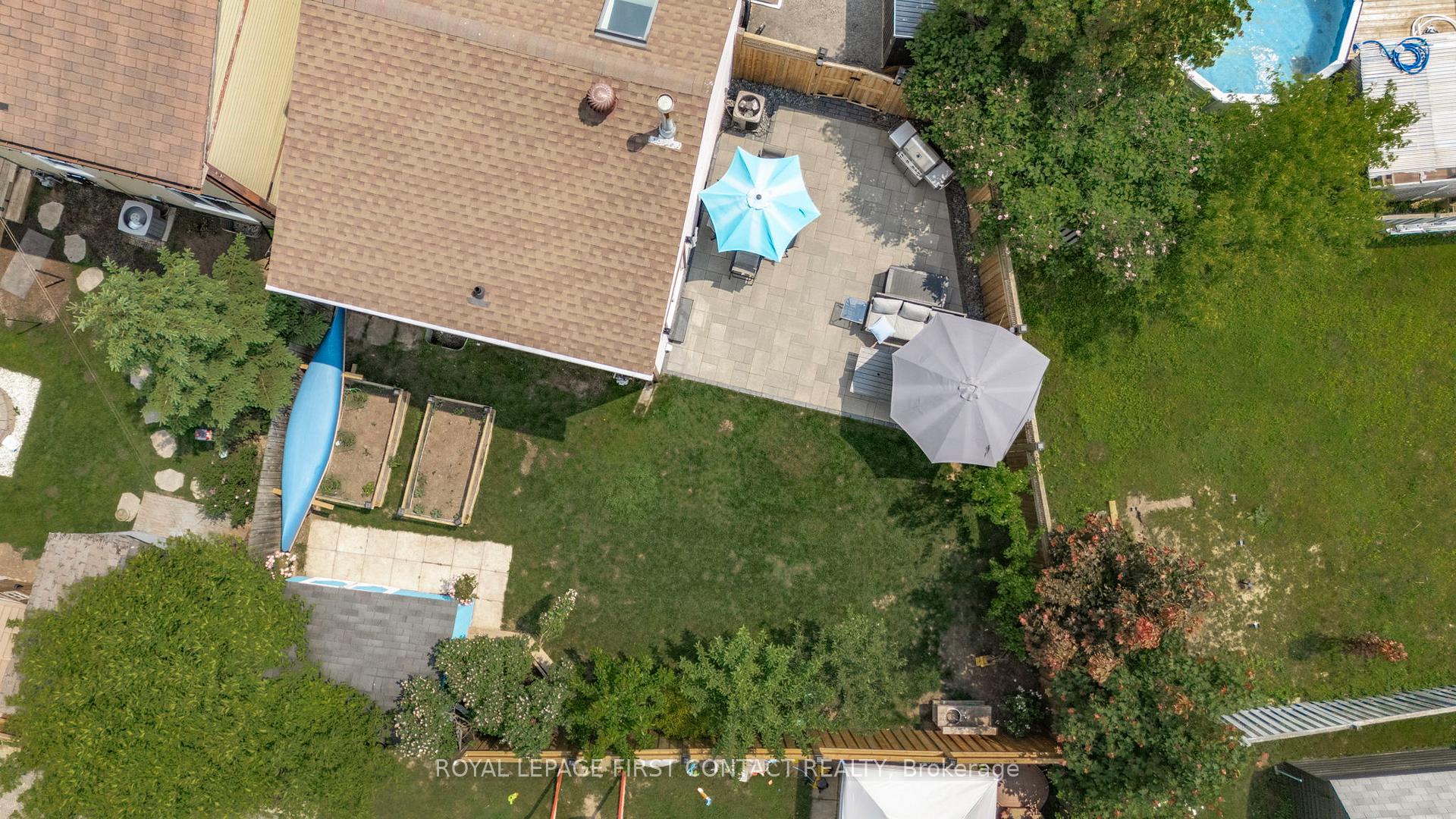 Photo 21 of 239 Browning Trail, Barrie, Letitia Heights — HOMEH