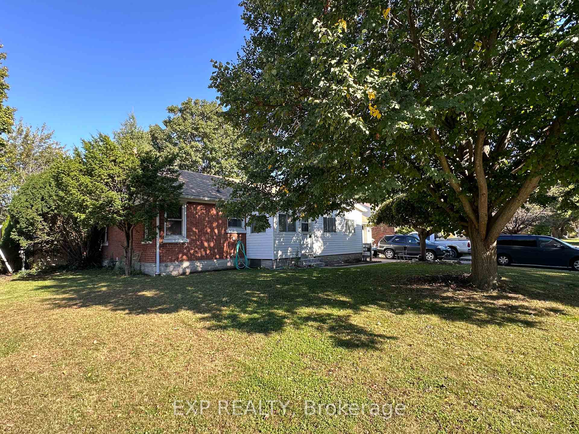 Photo 2 of 33 John Street, Chatham-Kent — HOMEH