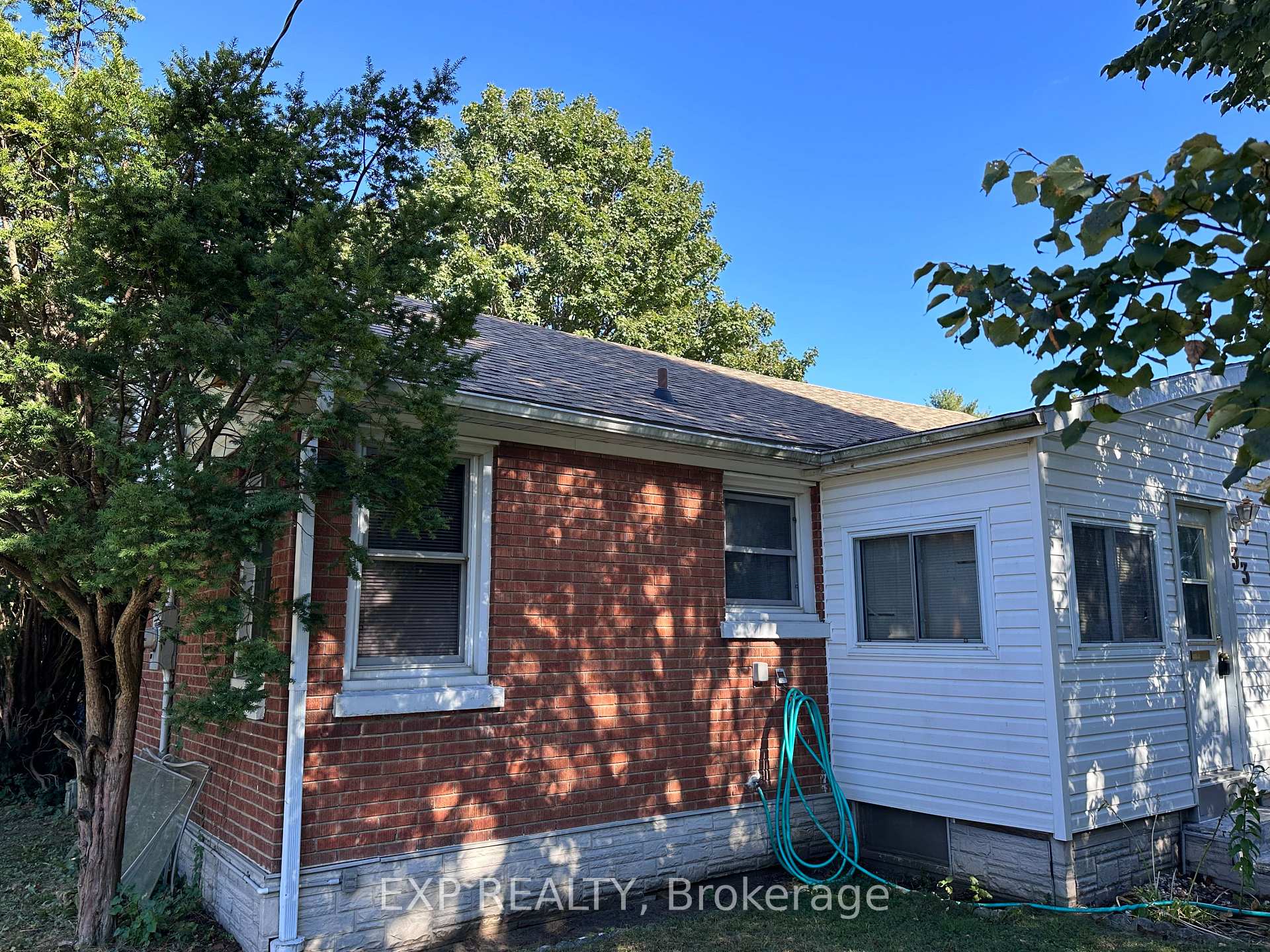 Photo 3 of 33 John Street, Chatham-Kent — HOMEH