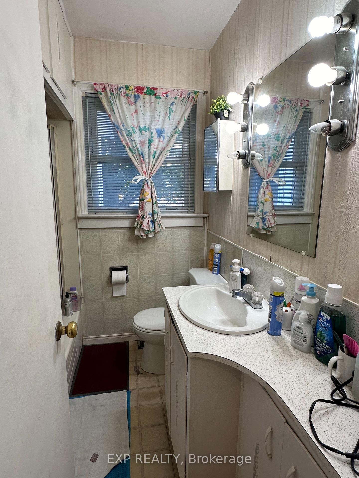 Photo 14 of 33 John Street, Chatham-Kent — HOMEH