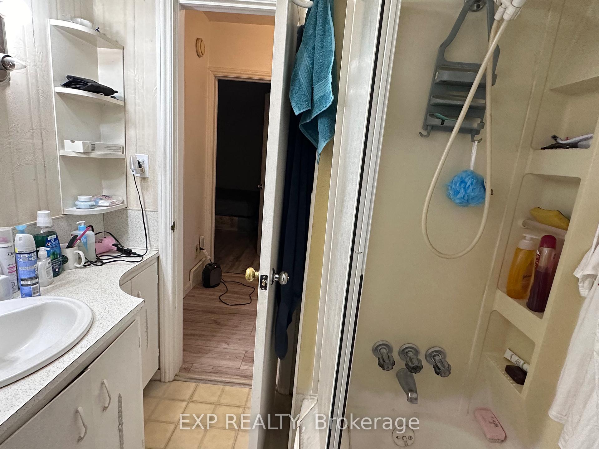 Photo 15 of 33 John Street, Chatham-Kent — HOMEH