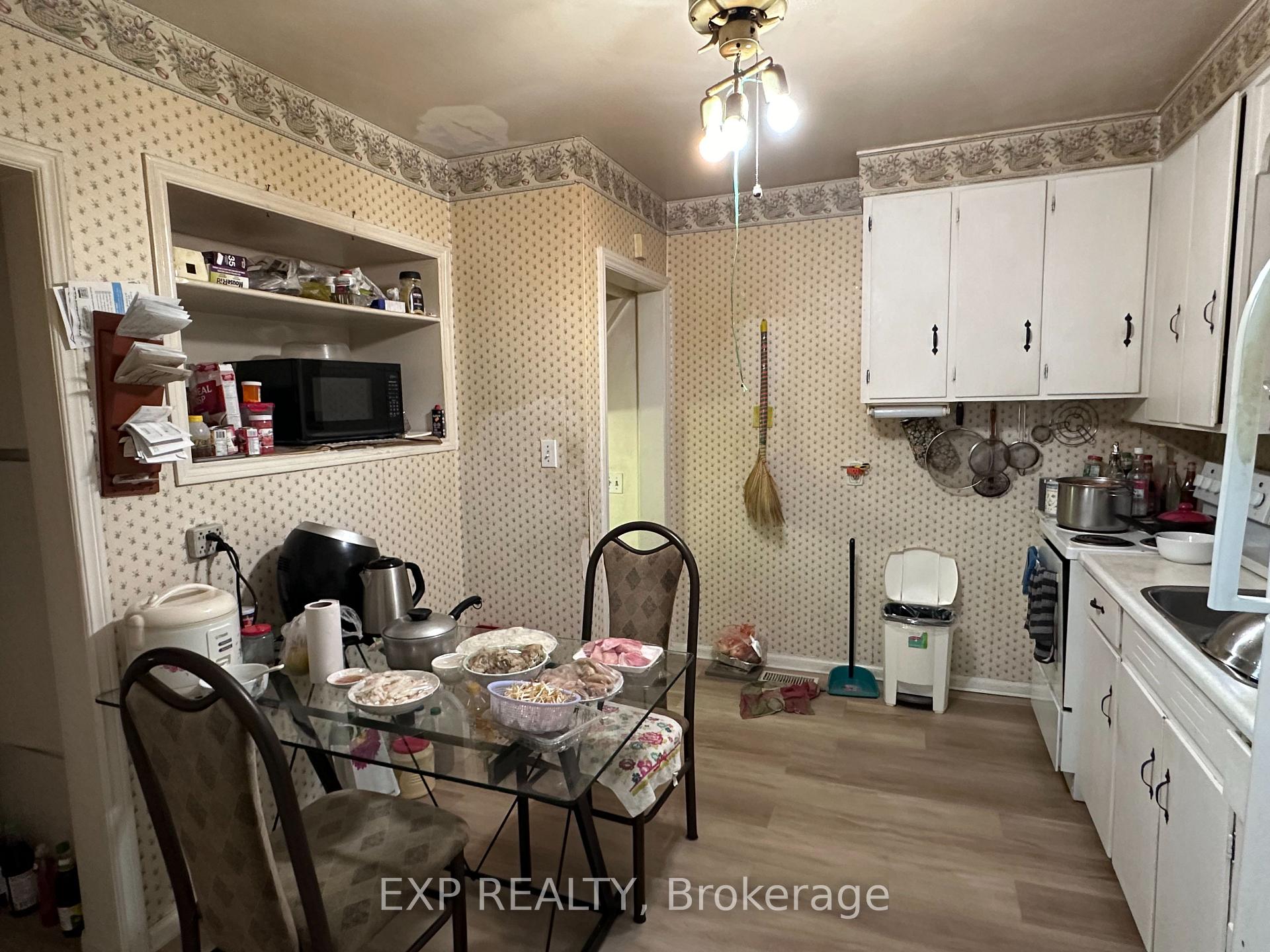 Photo 18 of 33 John Street, Chatham-Kent — HOMEH
