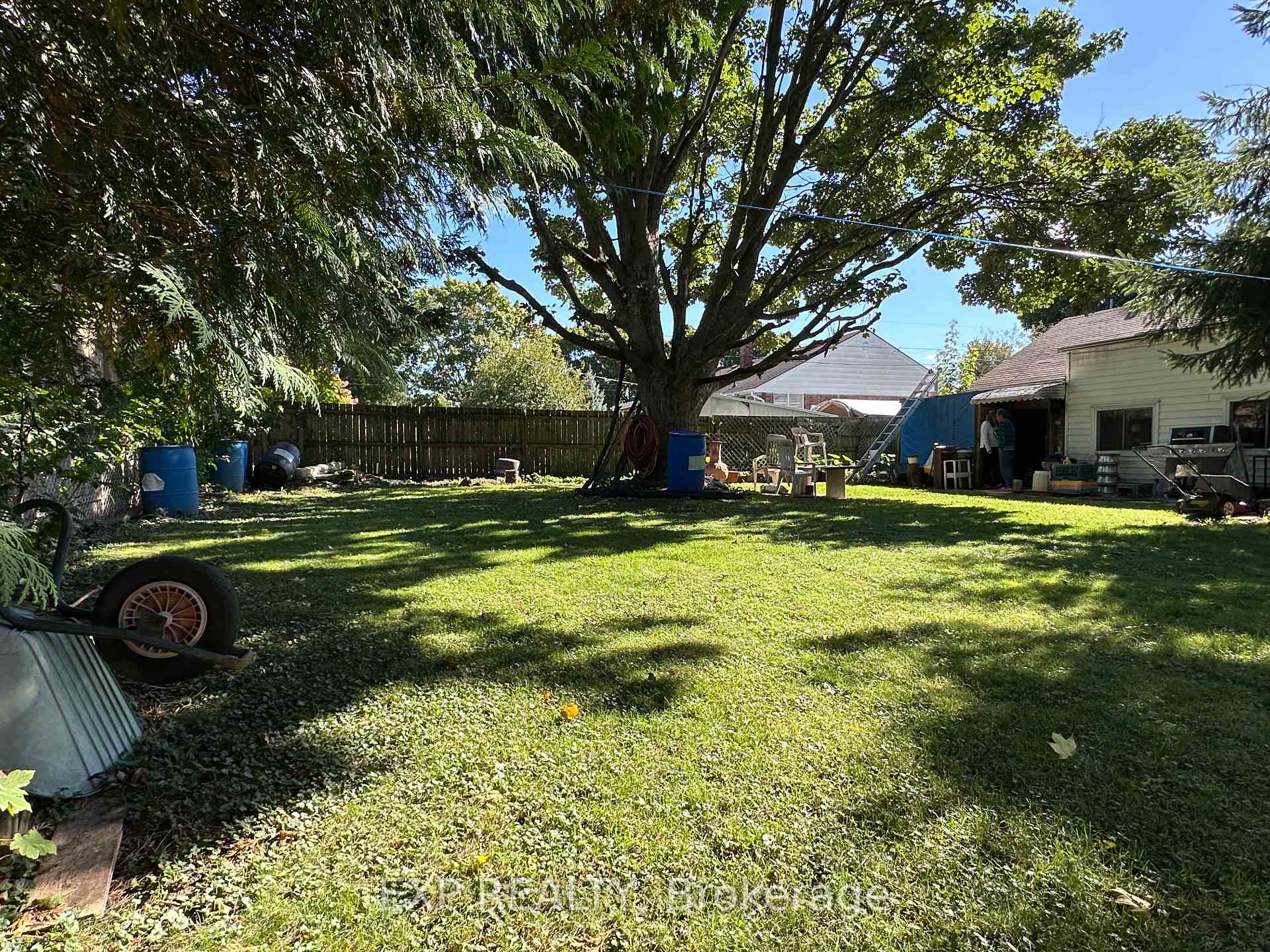 Photo 37 of 33 John Street, Chatham-Kent — HOMEH