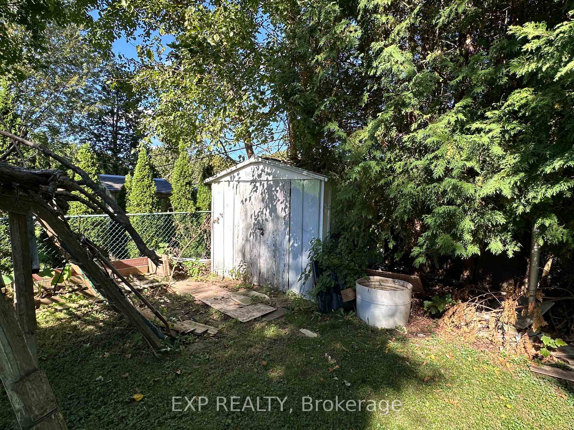 Photo 38 of 33 John Street, Chatham-Kent — HOMEH
