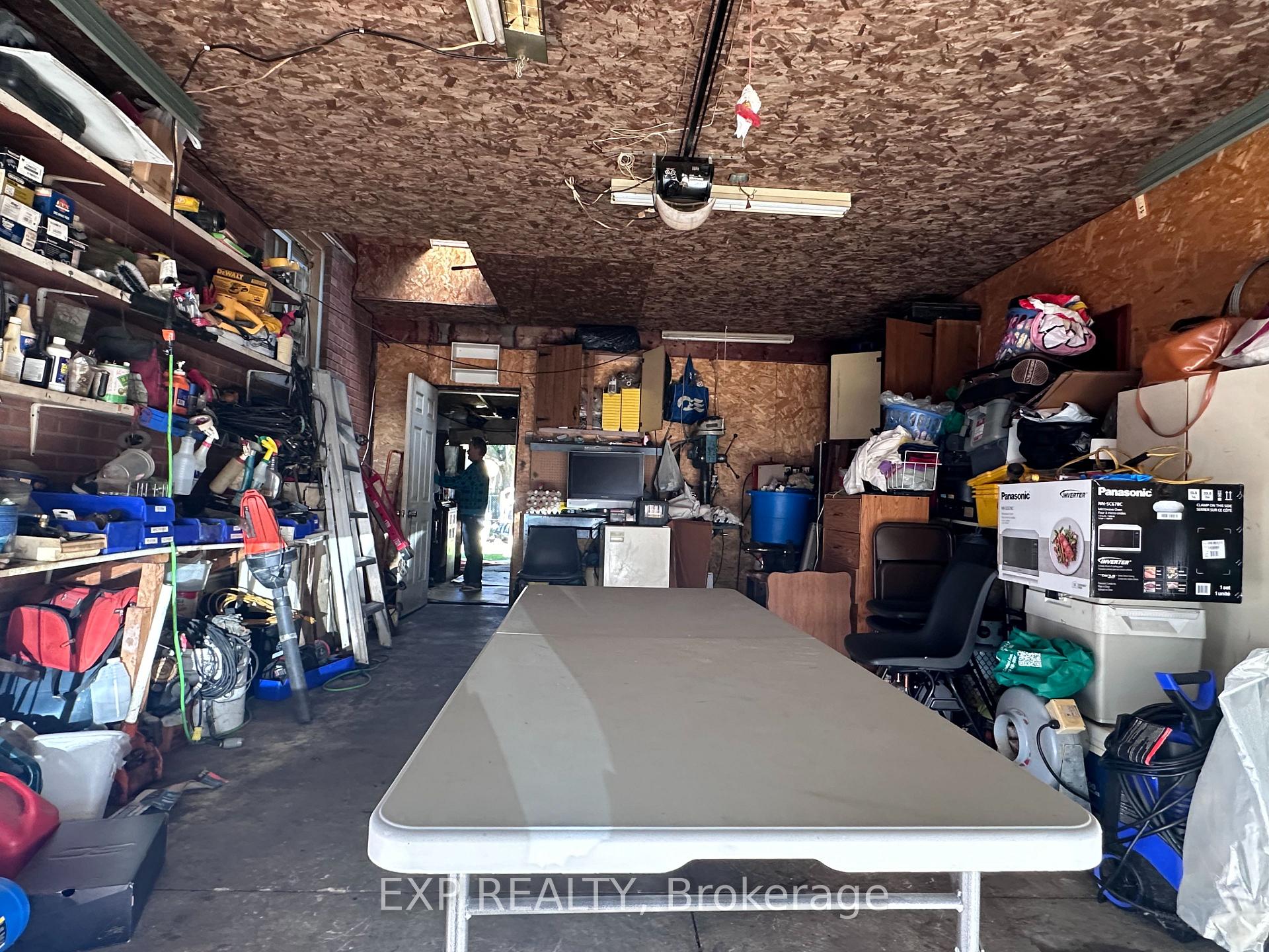 Photo 43 of 33 John Street, Chatham-Kent — HOMEH